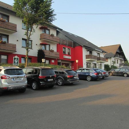 Land-Gut-Hotel Zur Burg Nuerburg Eksteriør billede