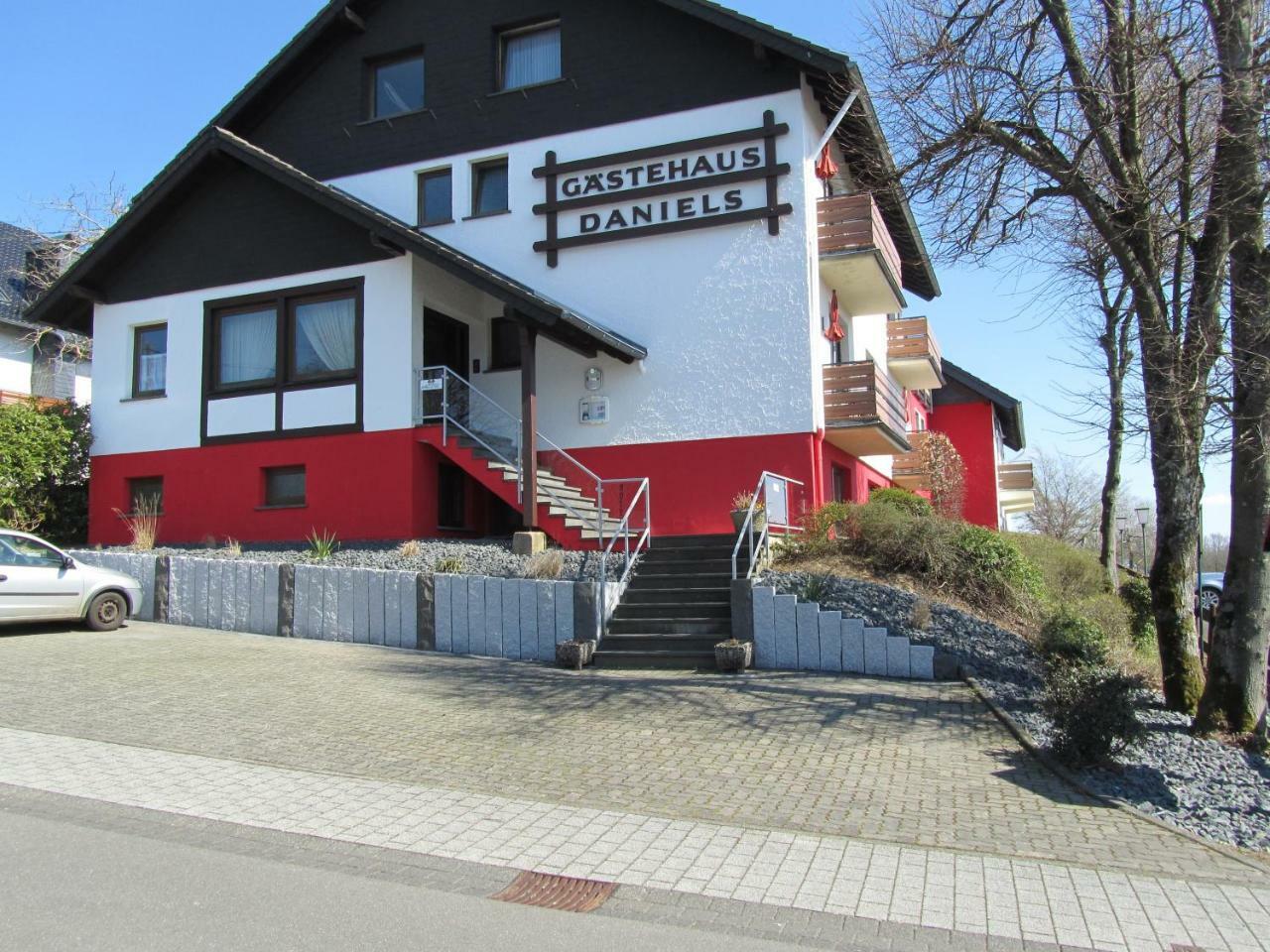 Land-Gut-Hotel Zur Burg Nuerburg Eksteriør billede